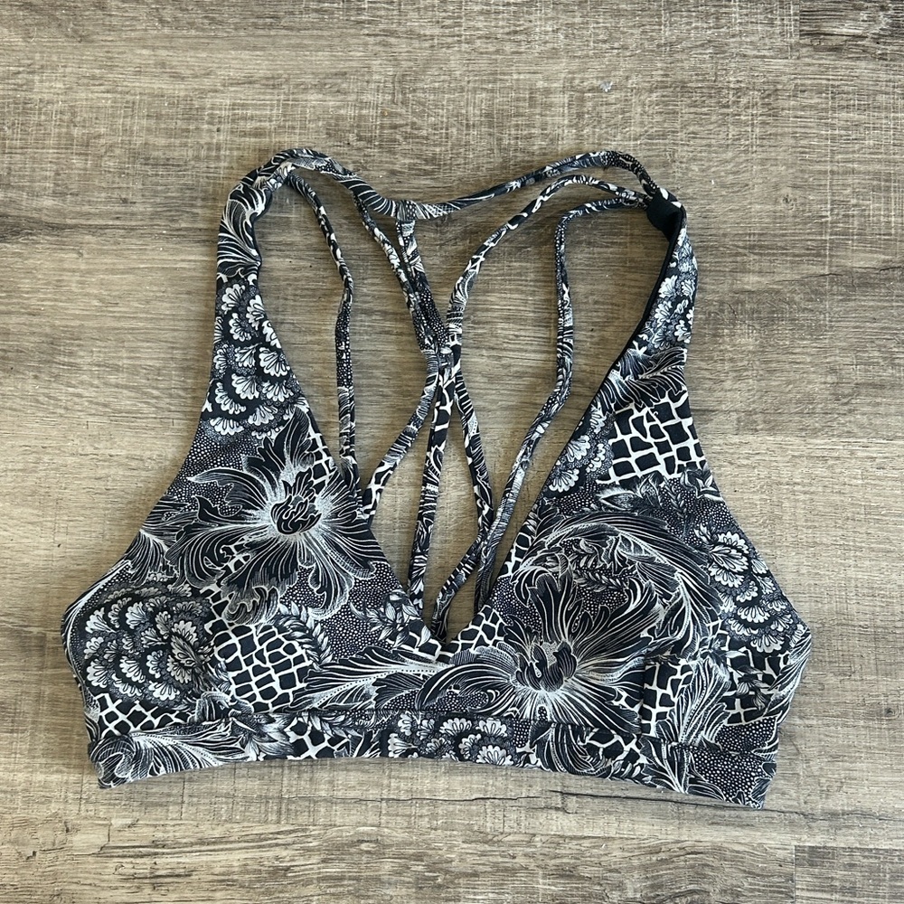 Lululemon Raise The Barre Bra 4 - Picture 6 of 8
